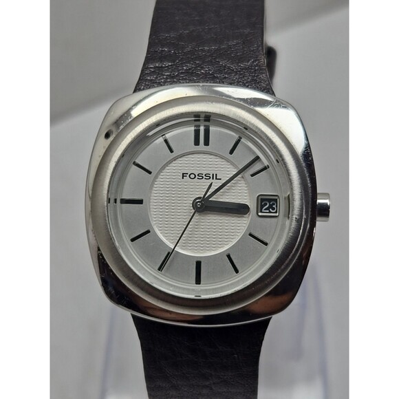 Fossil F2 Womens Cushion Silver Tone Date Watch Black Leather Strap New Battery - Picture 4 of 12